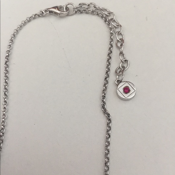 Elle Feather Necklace - Picture 7 of 7